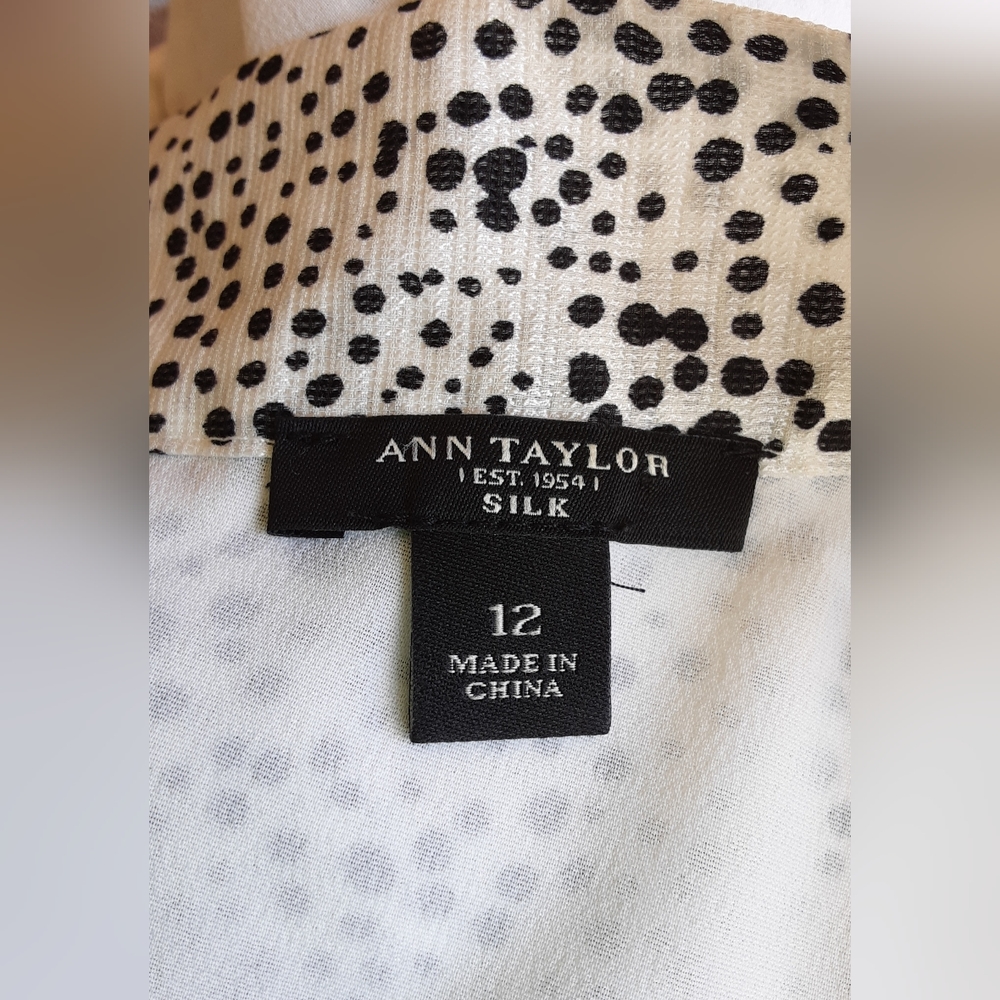 Ann Taylor Silk Sleeveless Career Blouse Size 12. - Picture 9 of 10